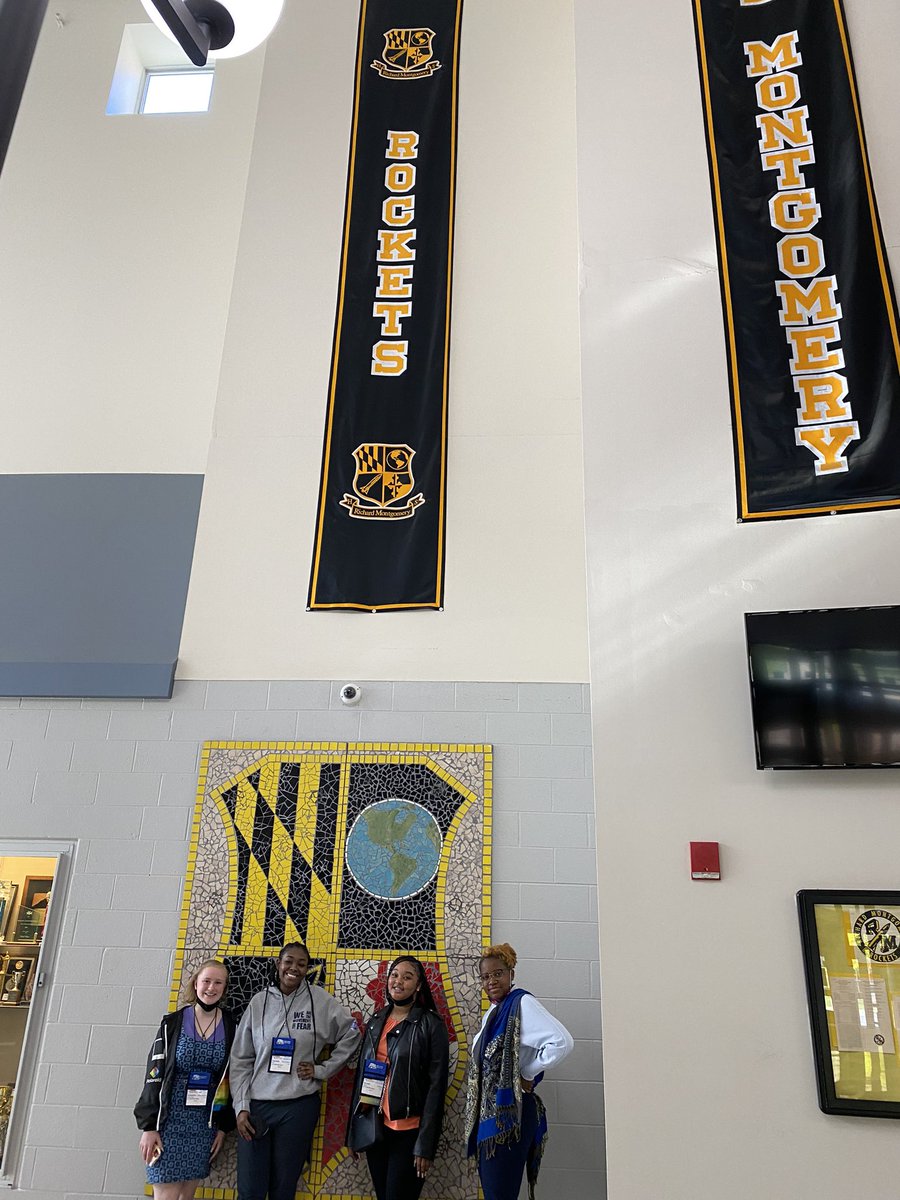 StCharles_sga's tweet photo. Itβs always a fun day when you get to take your @StCharlesHS Spartans to your high school @rm_sga #foreverarocket #onceaspartanalwaysaspartan https://t.co/W4KC8bD8xu