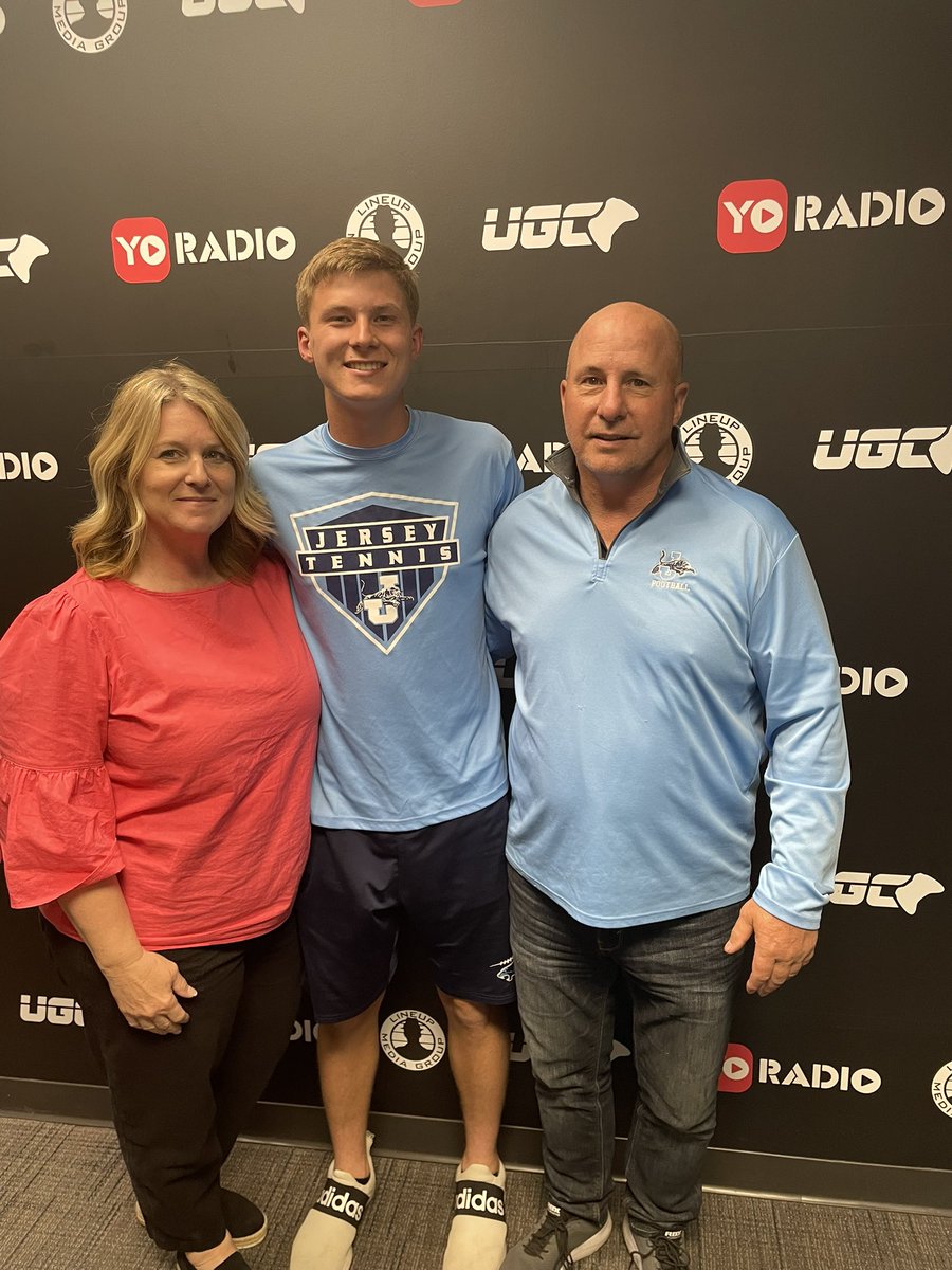 PodcastMetro's tweet photo. Edward Roberts of Jersey is a football, basketball, and tennis star at Jersey CHS, but his best sport might be ski jumping in which he’s nationally ranked! Listen here: https://t.co/H6qQKEom6P. @EdwardRoberts04 @JerseyPantherFB @jerseycusdno100 https://t.co/C9b6GBR1kF