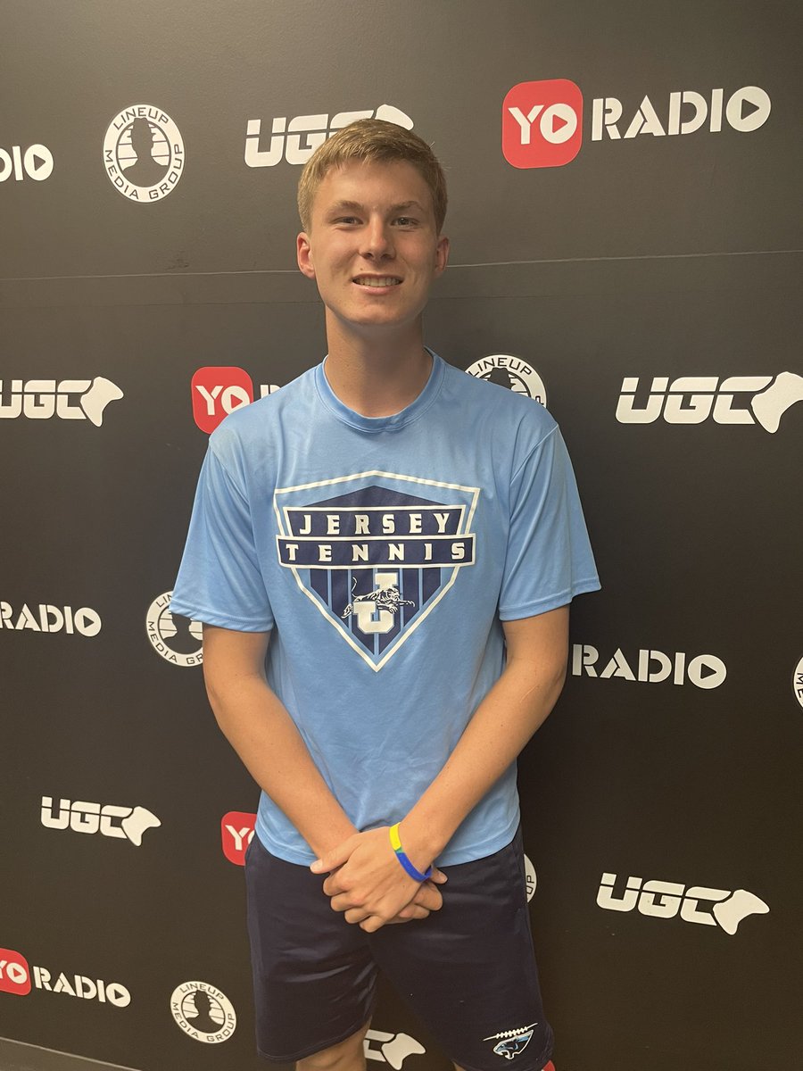 PodcastMetro's tweet photo. Edward Roberts of Jersey is a football, basketball, and tennis star at Jersey CHS, but his best sport might be ski jumping in which he’s nationally ranked! Listen here: https://t.co/H6qQKEom6P. @EdwardRoberts04 @JerseyPantherFB @jerseycusdno100 https://t.co/C9b6GBR1kF