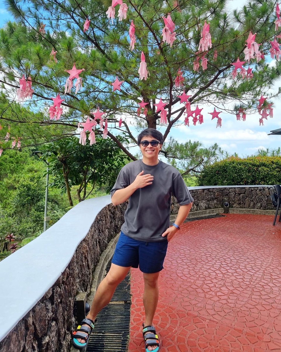jaogoma's tweet photo. Artsy fartsy day ππ¨π¨π»βπ¨ #BenCab #Baguio #BaguioisPINK πππΈ https://t.co/JHINAlfWca