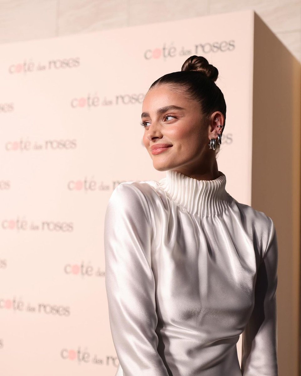 taylorhillarg's tweet photo. Taylor Hill via Instagram.

"que hermosa noche ✨💕 gracias @thecotedesroses por tenerme en su familia. Enviando amor siempre 💛" https://t.co/5EQt3KhwSw