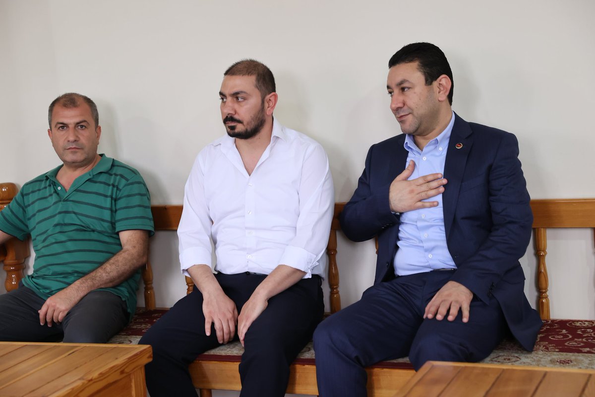mahmutozyavuz's tweet photo. Dava arkadaşımız, değerli ağabeyimiz Sn. İsmail Uludağ'ın ablası, MHP Şanlıurfa İl Başkan Yardımcımız Av. Kerem Rastgeldi'nin vefat eden kıymetli annesi Merhume Mehlika Rastgeldi için taziye ziyaretinde bulunduk. 

Merhumeye Cenab-ı Allah'tan rahmet, diliyorum. https://t.co/tXsgAdnY0g