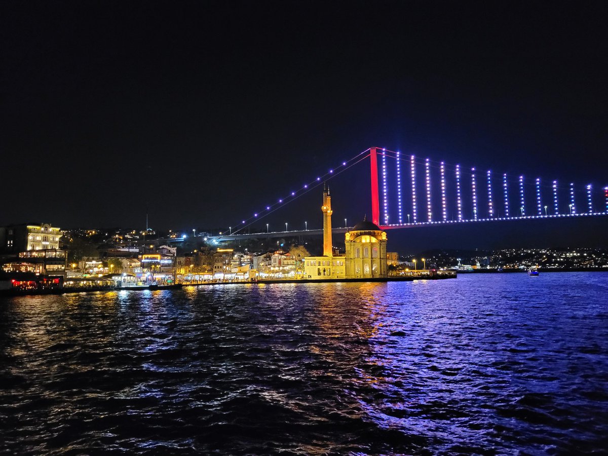 Gecen ayrı gündüzün ayrı güzel #İstanbul