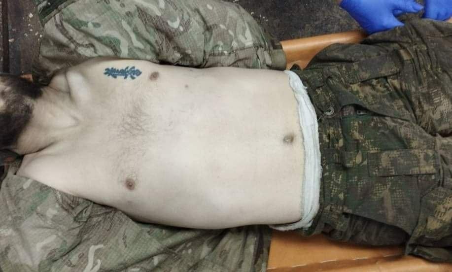 sternenko's tweet photo. Russian Nazis killed a prisoner of war.

On Apr 20, the invaders posted a video of prisoners of war and reports that people had voluntarily surrendered.

Now the mother of one of them received a photo of her dead son.

The killing of prisoners is a war crime. https://t.co/7pmzDAv6O2