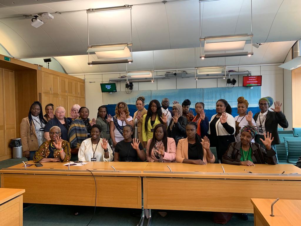BellRibeiroAddy's tweet photo. Getting baby items to families in need with @LittleVillageHQ, pushing to end lethal health inequalities and helping people facing chronic disrepair.

Find out how I've been standing up for #Streatham this week ⏩ https://t.co/Adov6DlIu8

Sign up ⏩ https://t.co/Xn3LxzaHhp https://t.co/4Pg25cu0t7