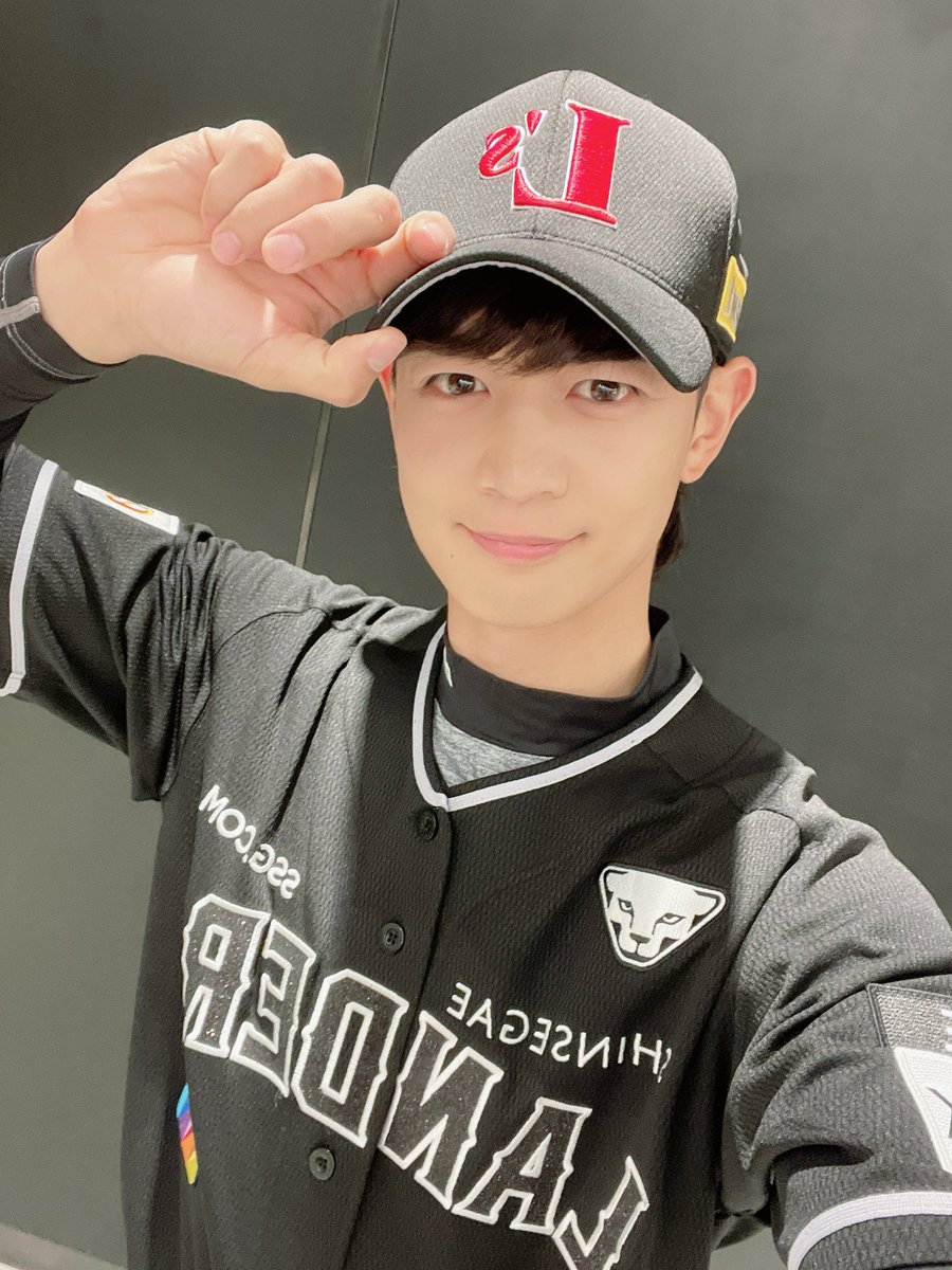 choiminho_129's tweet photo. 승리요정🔥⚾️

#MINHO #민호
#SHINee #샤이니
#SSG랜더스 #SSGLAND https://t.co/iI4OYfjVfz