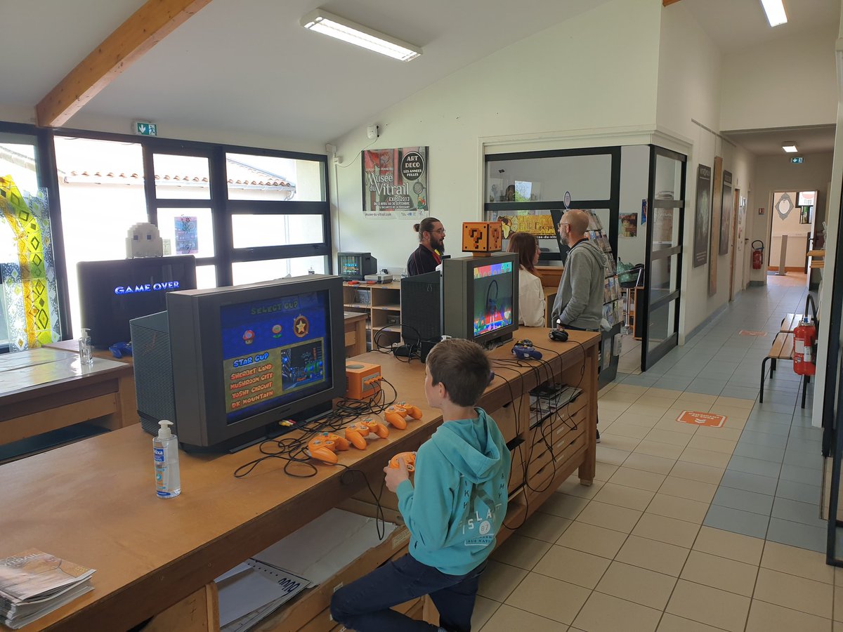 Family Game Festival avec <a href="/orKsGP/">orKs Grand Poitiers</a> dans la commune de Curzay sur Vonne !!
Avec une équipe super <a href="/ShelbyTek86/">orKsGP_ShelbyTek</a> et Warch