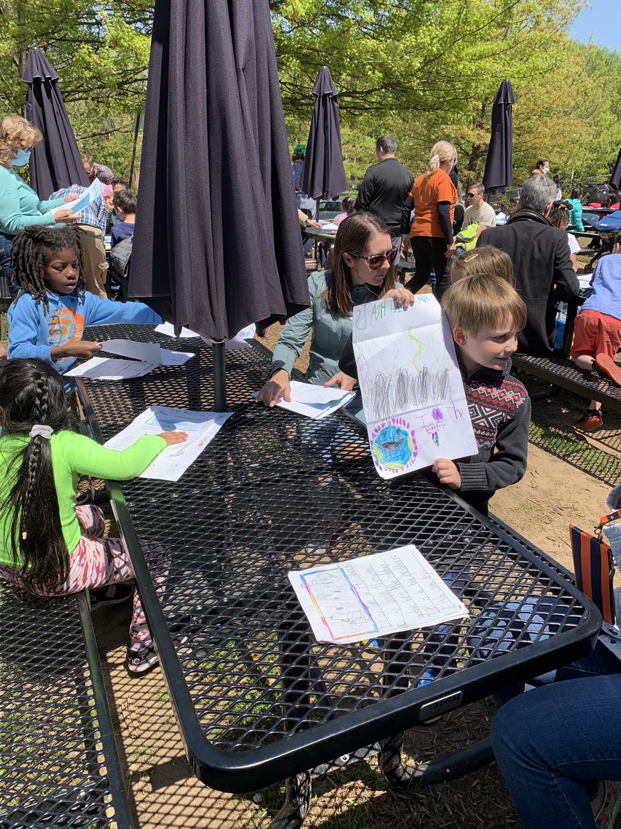 KWBdonovan's tweet photo. We enjoyed writing to convince our families to help us make Earth cleaner and greener. Thank you for helping us clean up our schoolyard and sign our petitions! Barrett K Earth Day 2022 #KWBPride ⁦@BarrettAPS⁩ https://t.co/rPVvrVRqsN