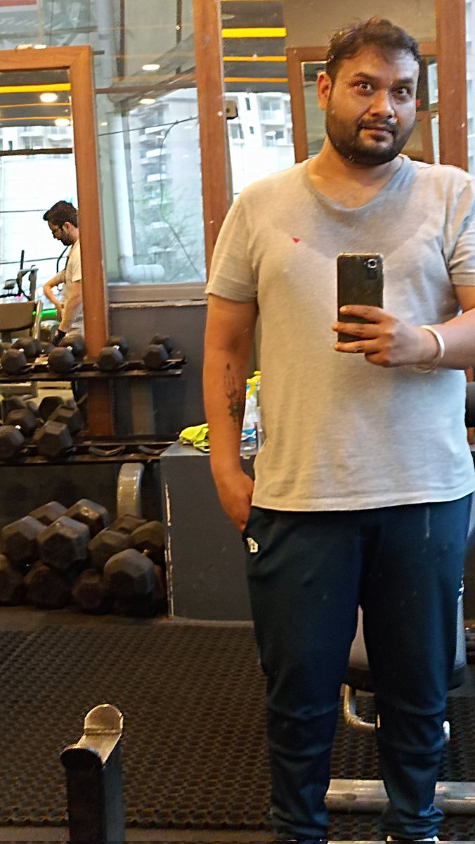 findin_mee's tweet photo. Recovered from injury. 
Restarting workouts after 3 months. 

Current wt: 97 kgs
Body fat: 35%

Keeping my macros at 1800 and protein between 110 to 130  g/day.

Workout routine will be push pull legs followed by 15 mins cardio. 
In about 100 days the weight should drop to 80s https://t.co/1bF7StBCqY