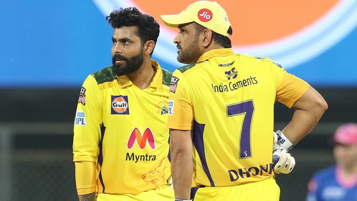 cricket_mirror7's tweet photo. Breaking🚨: Ravindra Jadeja hand over CSK captaincy to MS Dhoni

#IPL2022 https://t.co/xu55pDMgAW