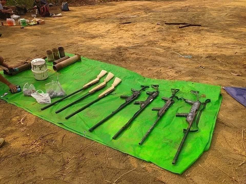 TheChindwin's tweet photo. One of #Yangon’s Underground Guerrilla groups known as Dark Shadow is confirmed fallen to #Myanmar #junta forces resulting in the arrest of dozens of its members along with their weapons on 27 April 2022.

Photo/TLKT https://t.co/WQDDPZ3FyY