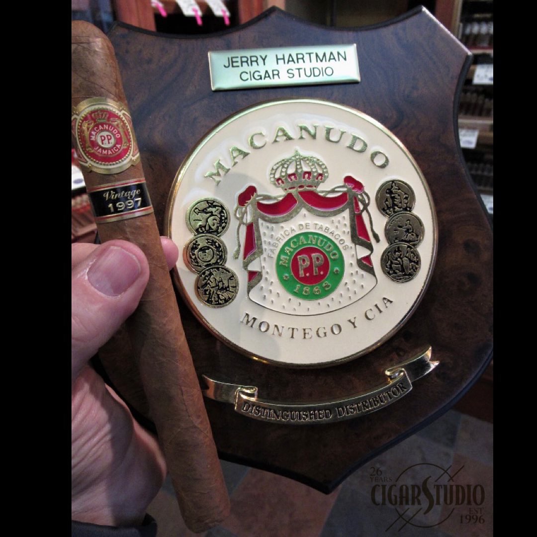 CIGAR_STUDIO_'s tweet photo. We usually wait until May 1st to launch our favorite event of the year. But that’s tomorrow, it’s a great day today so let’s get this party started.   May is Macanudo Month at Cigar Studio starts now.

Cigar Studio.  Since 1996, 26 Macanudo Months and Counting. https://t.co/nFUxfngE8U