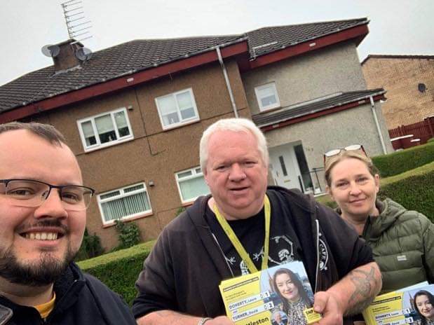 DavidTurnerSNP's tweet photo. SNP teams out in  Shettleston Ward today talking to loads of Local people

 Labour taking a hammering over Equal pay  Scandal and dodgy backroom deals  with Tories and Ultra Unionist Groups  

Great support for SNP  and for Independence 

#SNPforGlasgow
#ShettlestonSNP
#VoteSNP https://t.co/jspm1qLOqf
