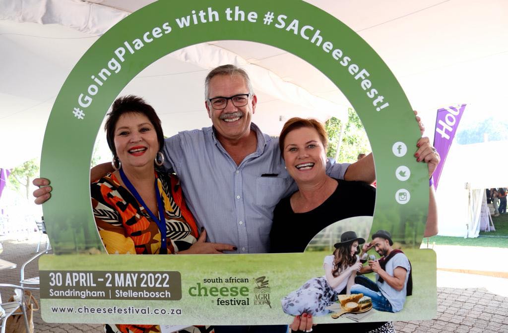 LIFELONG #SACHEESEFEST #FESTIVALFRIENDS 
The original celebrity chef <a href="/JennyMorrisChef/">Jenny Morris®</a>, <a href="/JohanEhlers/">Johan Ehlers</a>, <a href="/AgriExpo1/">Agri-Expo</a> CEO, and Maryke Visser of Checkers reconnecting at the SA Cheese Festival at Sandringham – celebrating two decades of cheese festival memories! 
cheesefestival.co.za