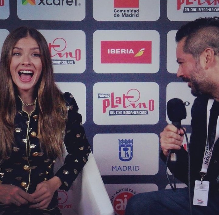 Euge hoy realizando entrevistas para los <a href="/PremiosPLATINO/">Premios PLATINO</a> cc <a href="/chinasuarez/">China Suarez ♛</a>