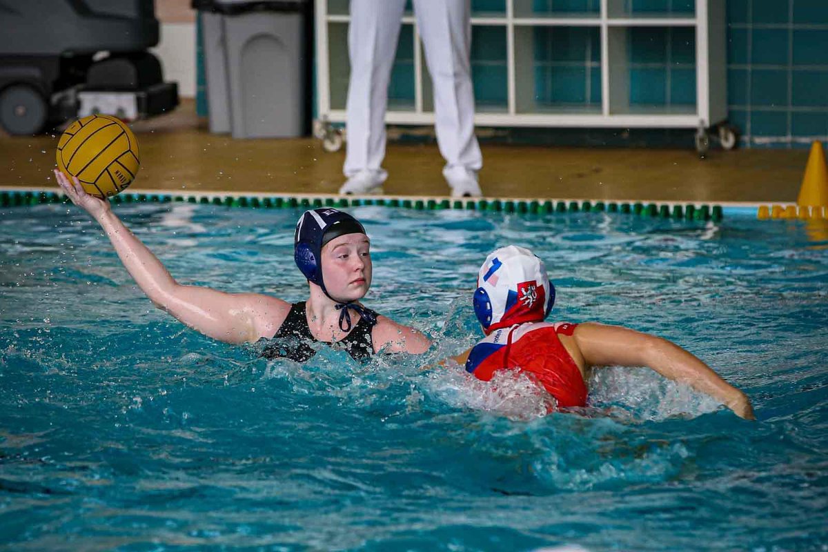 Proud moments for me watching @HarrietDickens1 in action for England U17 at EU Nations. @CoMWPC @BSBDWaterpolo @BSGDSport