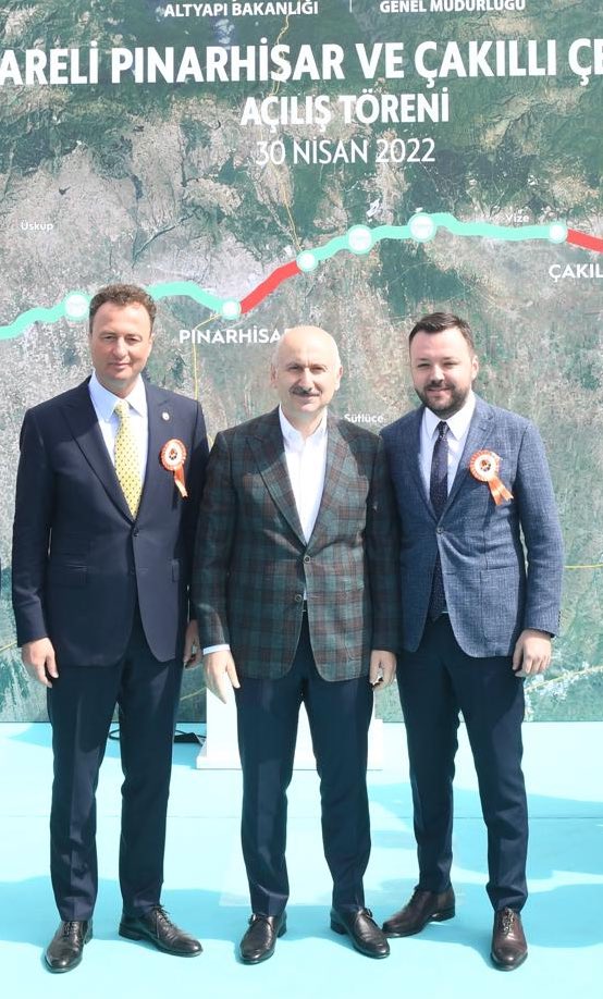 YEAyozen's tweet photo. Laf yerine hizmet üretenlerle birlikte geleceğe. 
@akaraismailoglu 
@SMinsolmaz 
Hayırlı olsun Pınarhisarım. https://t.co/79RseDImHe