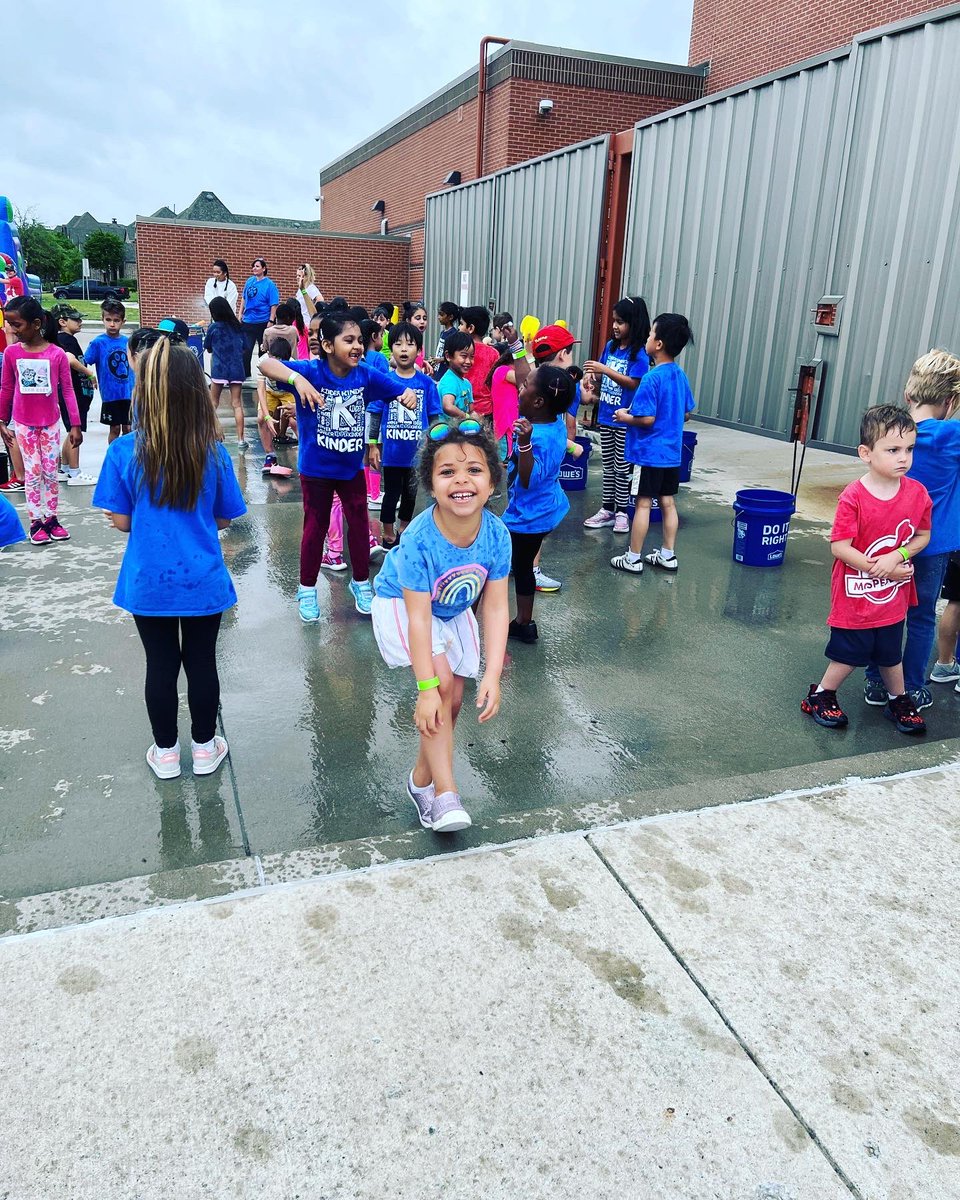 Coach_Wattsj's tweet photo. Field Day!  THANK YOU @McSpeddenPTA for all you do for our students!  Couldn’t pull this off without you! @McSpeddenES @FISD_PE @friscoisd @9squareintheair @McSpeddenPTA  #fieldday2022 #tugofwar #wetspongerelay #flipacone #waterballoontoss #inflatableobstaclecourse #kidshavingfun https://t.co/yhMnmJF8IV