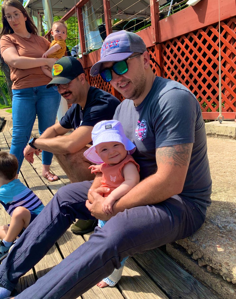 Her little bucket hat 😊