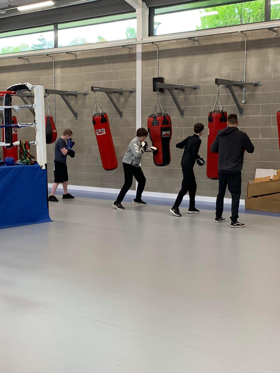 helphandbelfast's tweet photo. Saturday boxing classes with TAGIT Boxing, Tullycarnet.  🥊🥊🥊 https://t.co/z58QyoF1Zu