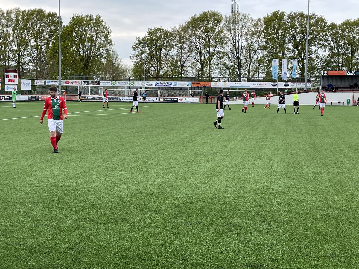 svBonboys's tweet photo. @BonboysZa2 ligt op koers voor het kampioenschap. Na 50 minuten spelen is het 3-0 voor de (waarschijnlijk) aanstaande kampioen. https://t.co/zm4SIMvZPt