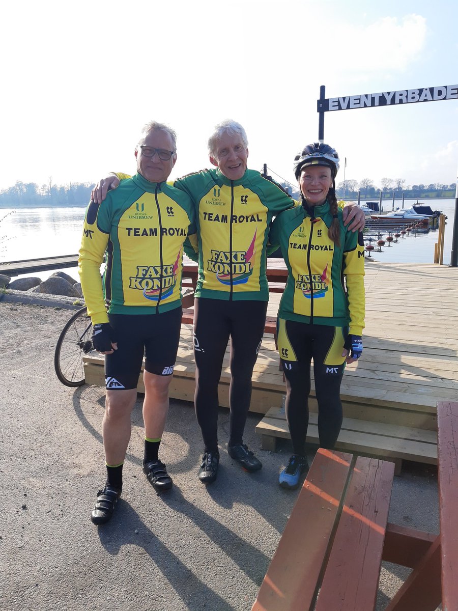 bikeAlottle's tweet photo. Sunny Saturday #ride in new teamkit - can't wait 'till I roll out with colleagues, doing the #TourdeStorebælt sportive June 11th 🚴‍♀️🚴‍♂️🚴🚴‍♂️🚴🚴‍♀️🚴‍♂️
#RoyalUnibrew teamkit for our very own #TeamRoyal - and great quality from #mseven 👌
#aatr #outwithmadone #lovecycling https://t.co/tJW16tqciw
