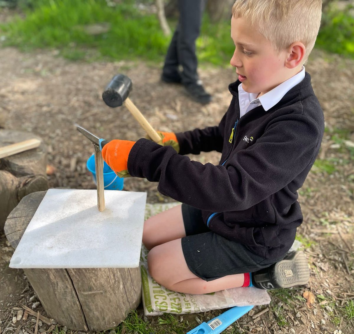 ysgolyddraig's tweet photo. @walkinthewild1 Exploration, curiosity, risk taking and outdoor play - what’s not to love about forest school? Just look at the fun we had #YYDcaernarfon #YYDenjoy #YYDwellbeing #YYDforestschool https://t.co/TijSohZ7Mo