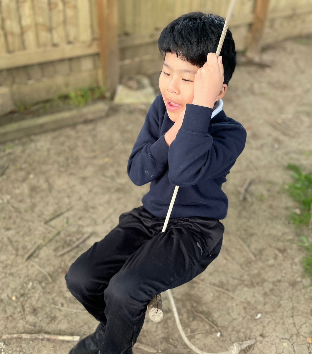 ysgolyddraig's tweet photo. @walkinthewild1 Exploration, curiosity, risk taking and outdoor play - what’s not to love about forest school? Just look at the fun we had #YYDcaernarfon #YYDenjoy #YYDwellbeing #YYDforestschool https://t.co/TijSohZ7Mo