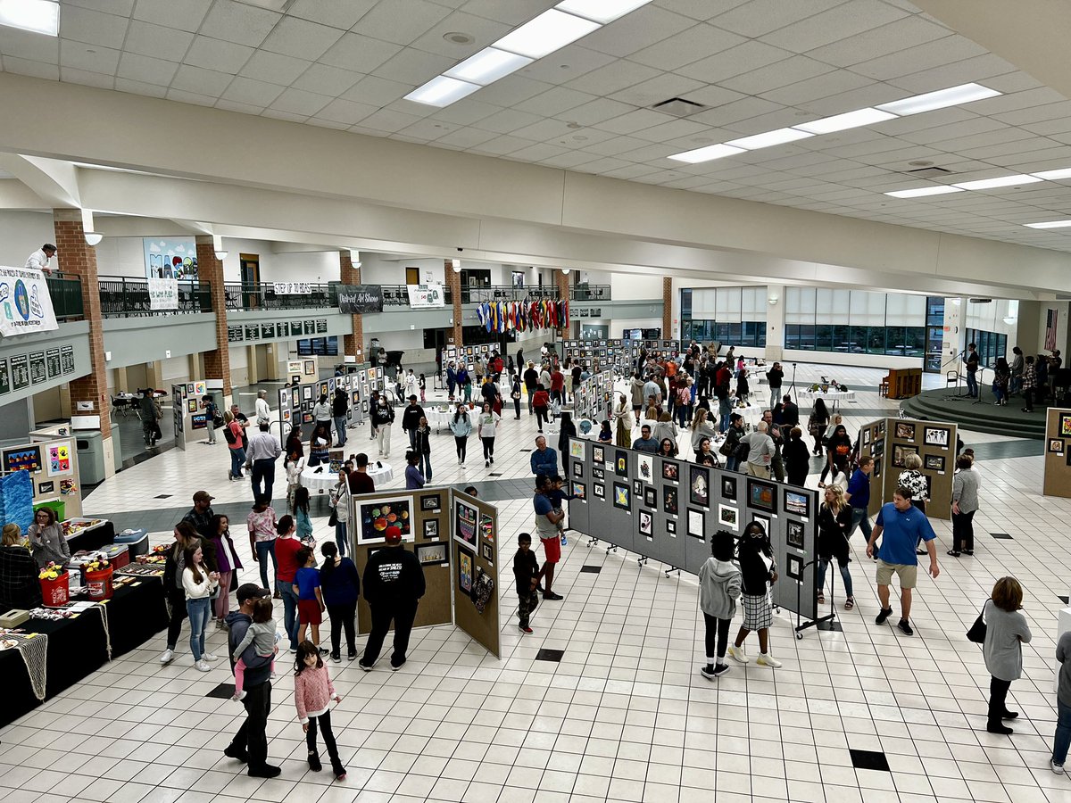 Tina Roberts tweet media