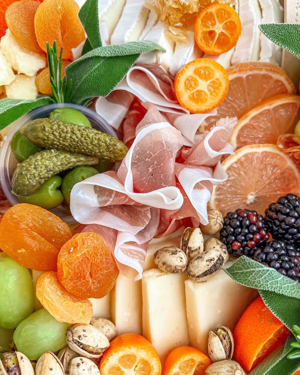 3PigsPate tweet media