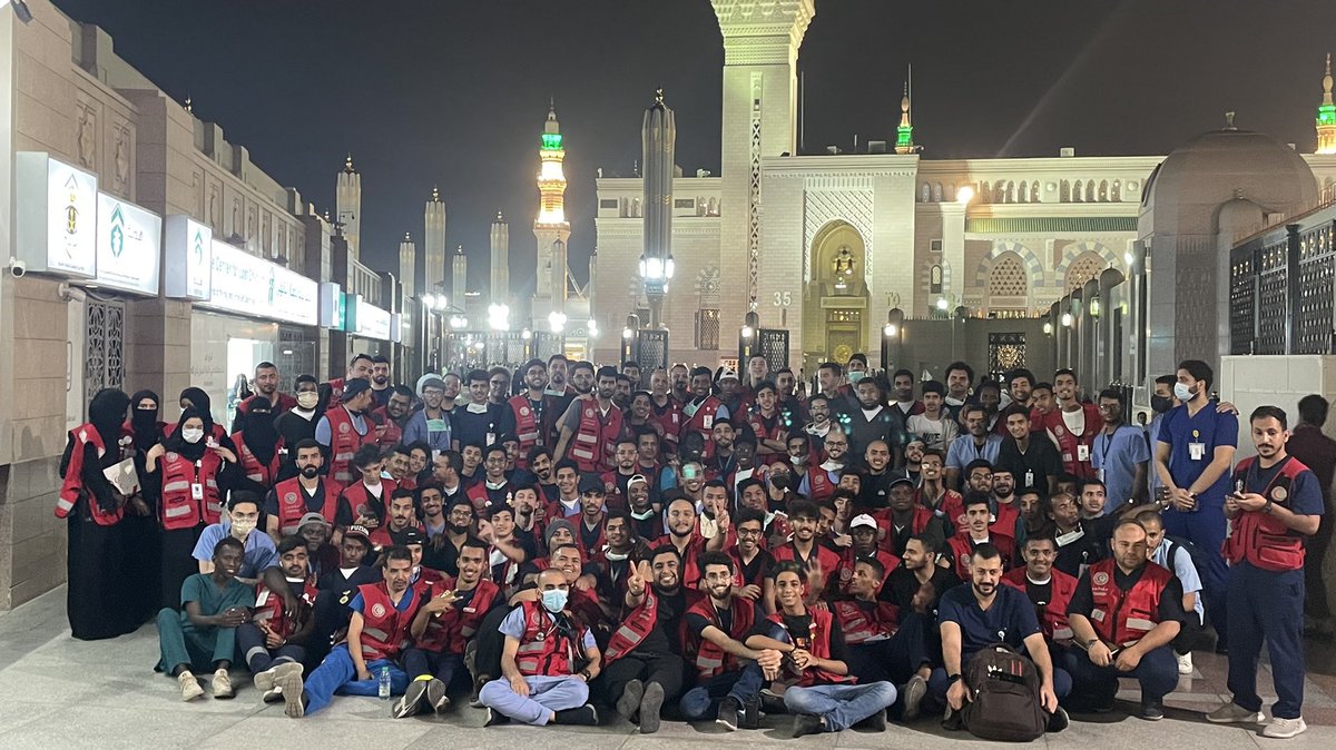 997Sultanamoudi's tweet image. الحمد لله على وجودكم معي في التطوع رجال وبنات شكرا من القلب لكم جميعا                                        وبكم نرتقي                                محبكم / سلطان عامودي