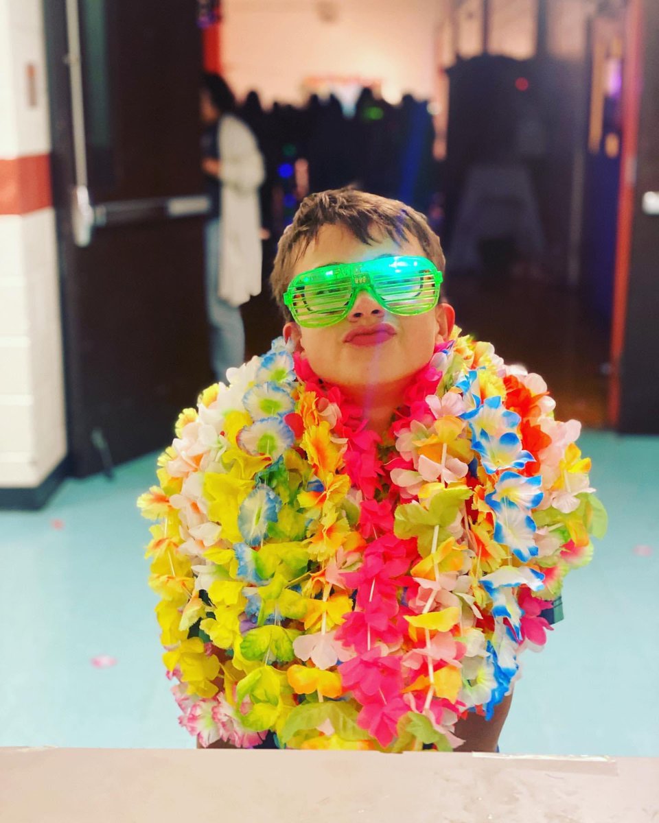 MorenoJrHigh's tweet photo. Our kids had a blast at the PTO Reward Luau!! Thank you to our wonderful MJH PTO for all you do for our students and staff!! @BeevilleISD @TryMeFanning1 @DrTiffanySpicer https://t.co/mXXjR4ejii