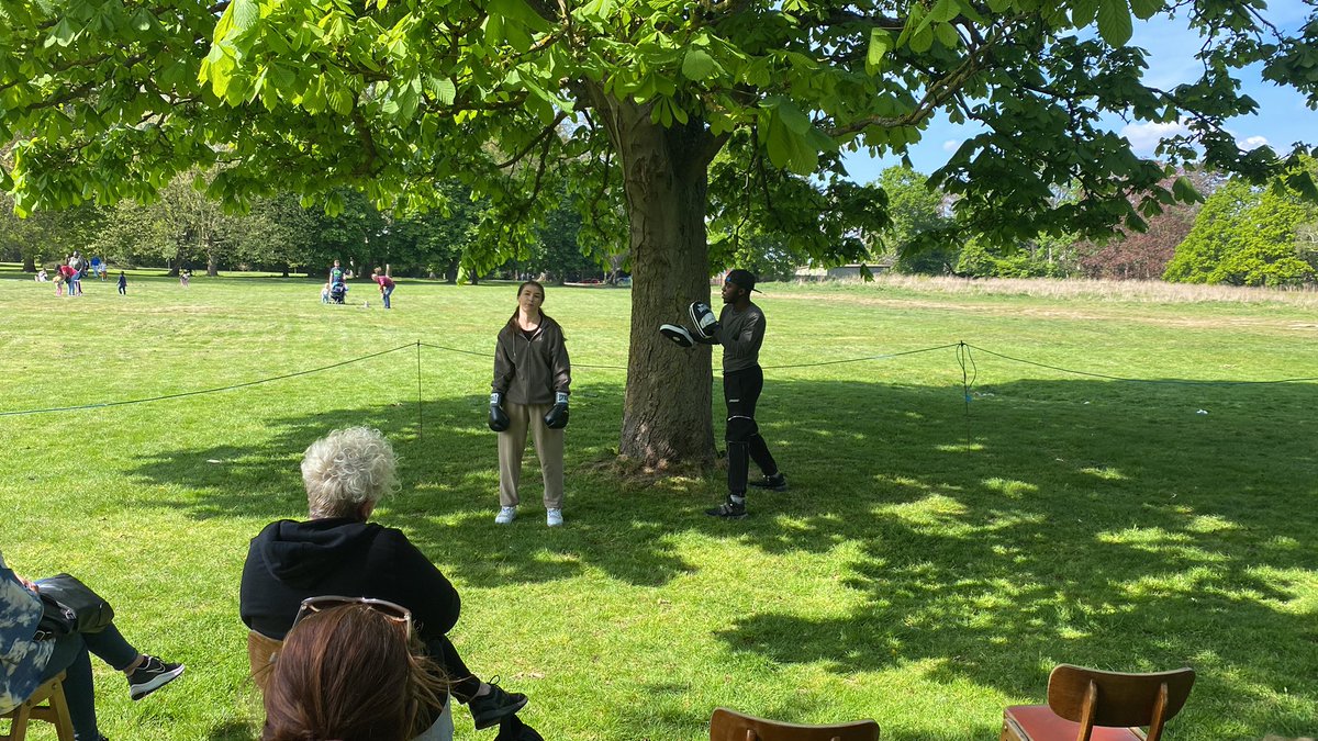 LaFolie64's tweet photo. Working with @brokenYTH company today …site specific performances with the ‘My Mind Matters’ in @BeckenhamPark …another show at 4pm folks …#MentalHealthMatters https://t.co/BF36mqdmyD