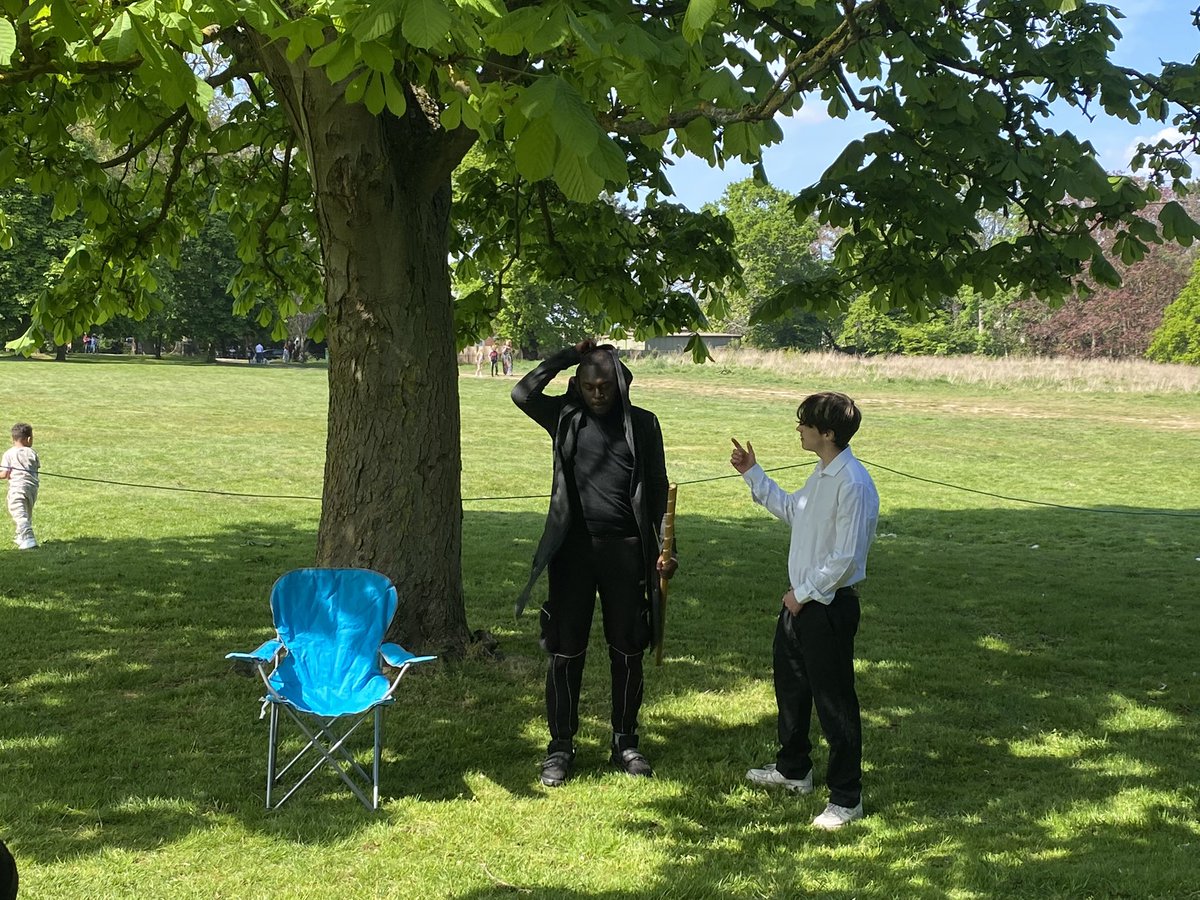 LaFolie64's tweet photo. Working with @brokenYTH company today …site specific performances with the ‘My Mind Matters’ in @BeckenhamPark …another show at 4pm folks …#MentalHealthMatters https://t.co/BF36mqdmyD