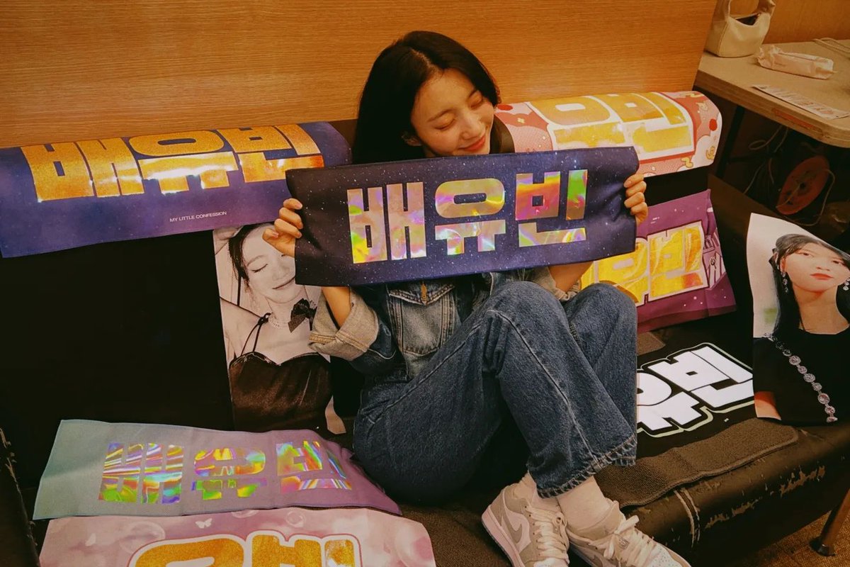 Yubin_archive's tweet photo. 220430 윱스타그램 #유빈
혼자가 아니라고 느끼게 해줘서 고마워요💝
너무 고맙고 너무 벅차고 정말 감동이었어
고마워 크리들💟

🔗https://t.co/1RbPSknyDk https://t.co/BYFrcQ8YsS