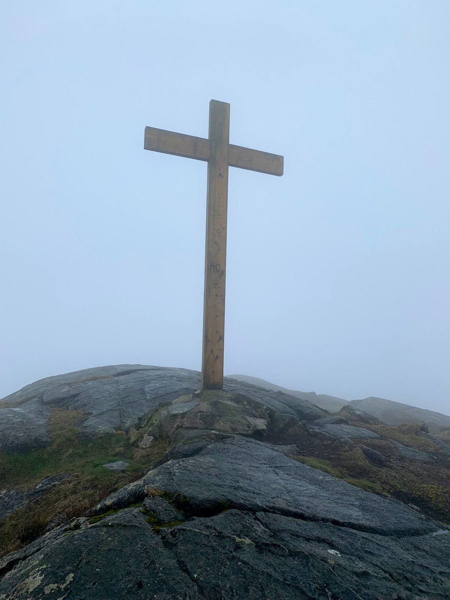 Ticketybooo's tweet photo. Slieve Foye loop and Barnawave Cross #lowcloud #walk #carlingford #cooleymountains #lough #greatcraic #hikinghens #noview #colouth @Carlingmourne @Cooleypeninsul3 https://t.co/BOpFiT2043
