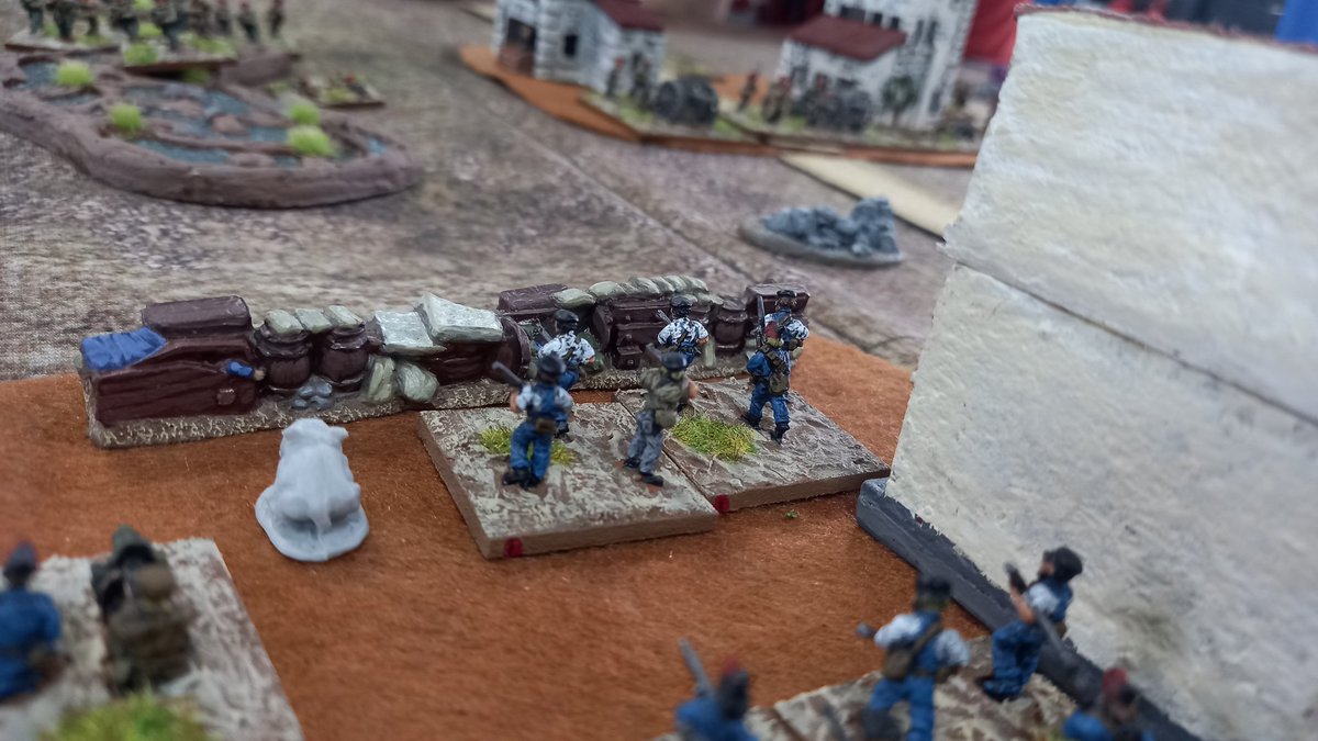 UKRPGMerryband's tweet photo. "Er comrades is anyone actually firing live ammunition here because we're hitting a heck a lot of jack shit!"
#RFCM #PeterPig https://t.co/MBnKgdgpJE