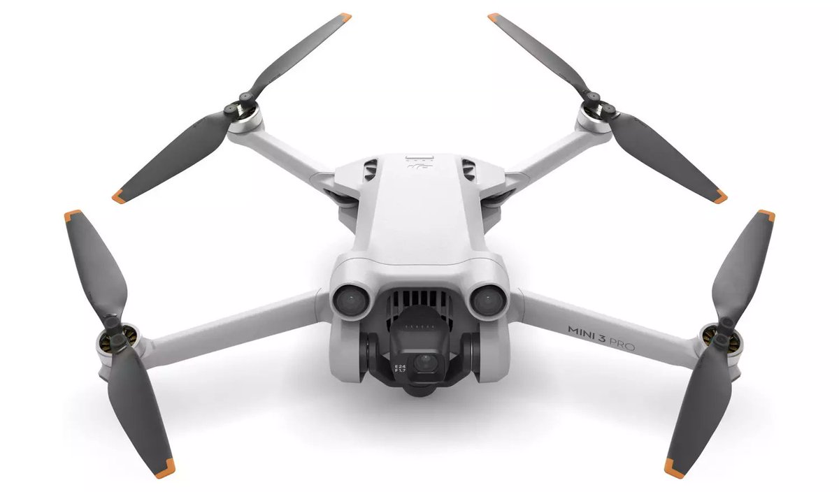 OsitaLV's tweet photo. Maximum speed 16 m/s.
Maximum flying altitude 4000 metres.
64 minutes charging time for 34 minutes flying time.
Wi-Fi enabled.
48MP RAW photos and 4K up to 60fps  video. https://t.co/FgS8uFQGUD