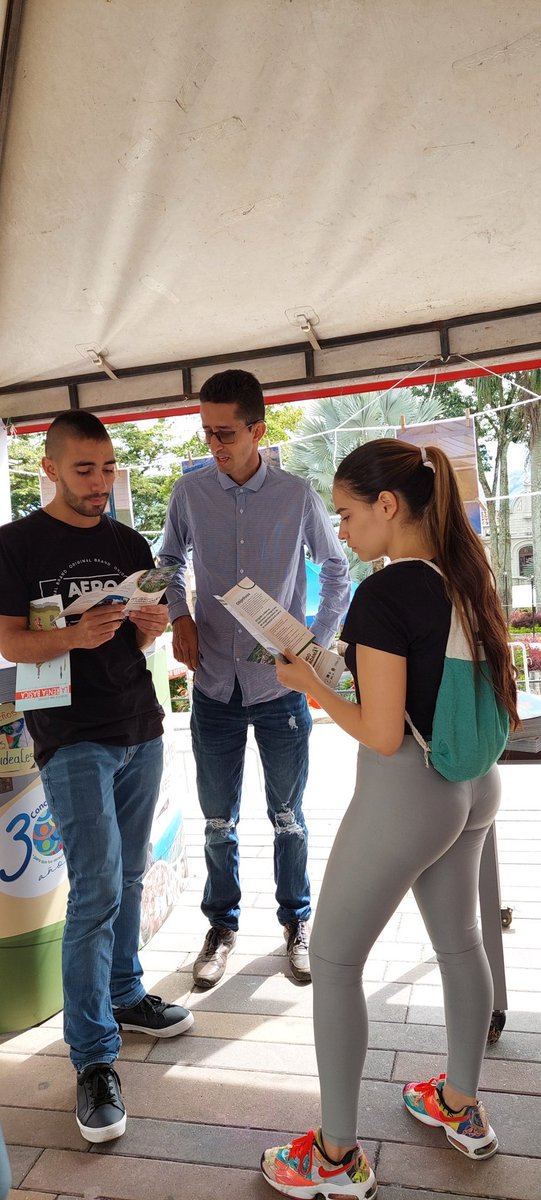 Hoy estamos en #Titiribí haciendo el lanzamiento del proyecto #TejiendoCiudadania, el cual desarrollamos en alianza con la alcaldía municipal. Tejiendo Ciudadanía es una escuela de formación y acompañamiento para la democracia, la participación y la reconciliación
<a href="/MTITIRIBIANT/">Alcaldía de Titiribí (Ant.)</a>