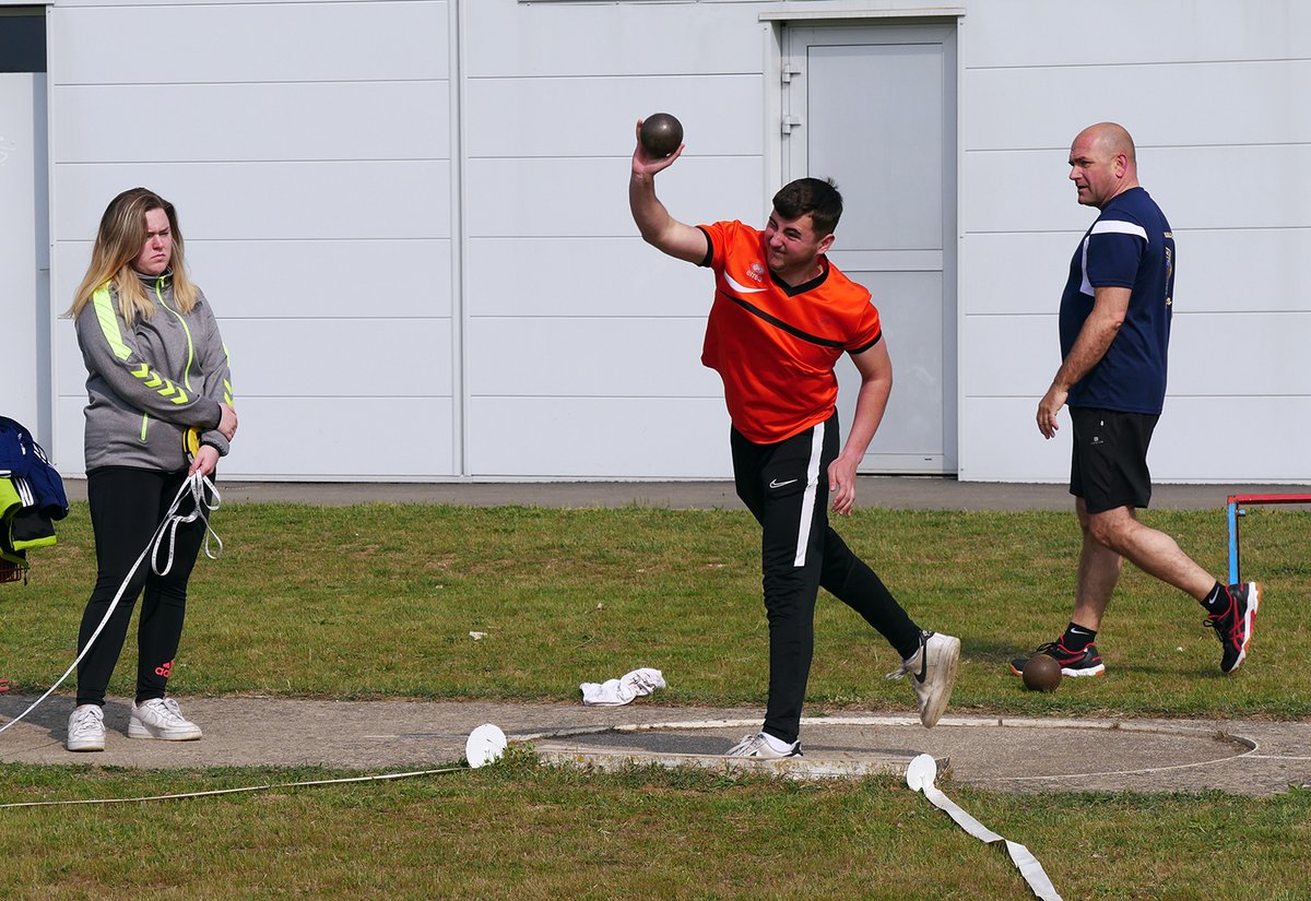 SDIS41's tweet image. 216 #sapeurspompiers volontaires et professionnels du #SDIS41 anciens et jeunes ont participé ce matin à Vineuil à la finale départementale des épreuves athlétiques et du parcours sportif #PSSP Les vainqueurs iront aux finales régionales en mai à Bourges @SDIS_18 @UnionPompiers18