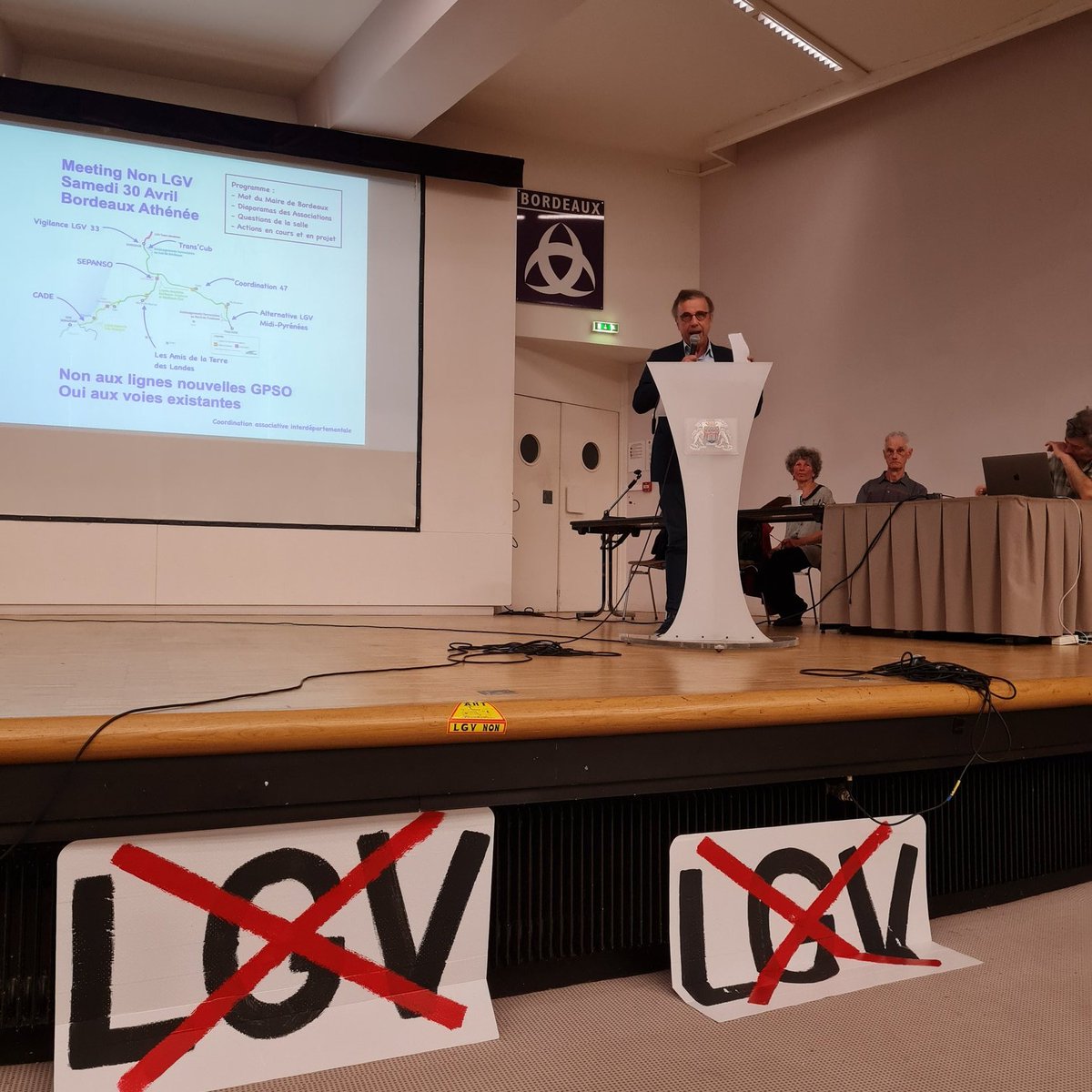 Réunion des Collectifs anti-LGV (GPSO) à l'Athénée 🚄🛑

<a href="/PierreHurmic/">Pierre HURMIC</a> : "Je ne connais pas de projet plus opposé à l'impératif climatique que celui-ci dans le Sud Ouest [...] Le compte à rebours de ces lignes est relancé !"