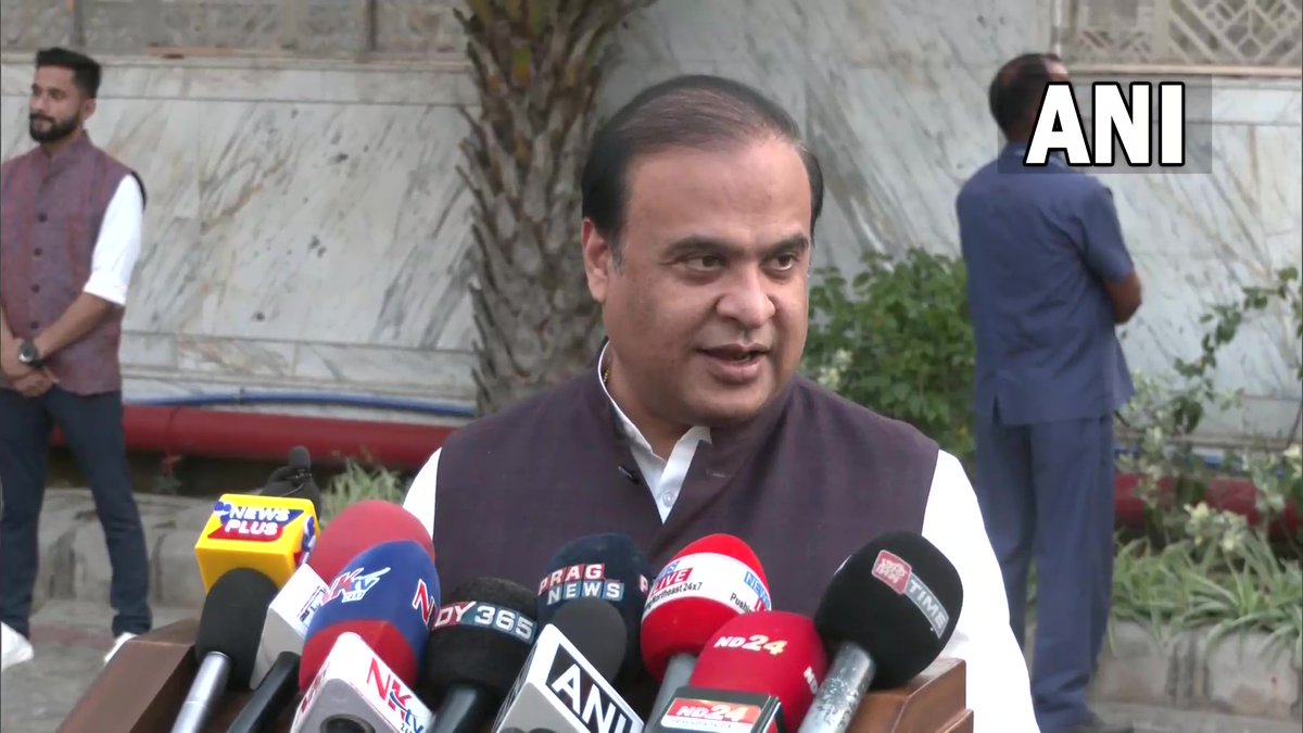 ANI's tweet photo. Everybody wants UCC. No Muslim woman wants her husband to bring home 3 other wives. Ask any Muslim woman. UCC is not my issue, it is an issue for all Muslim women. If they are to be given justice, after the scrapping of Triple Talaq, UCC will have to be brought: Assam CM HB Sarma https://t.co/vsR5PJdolm