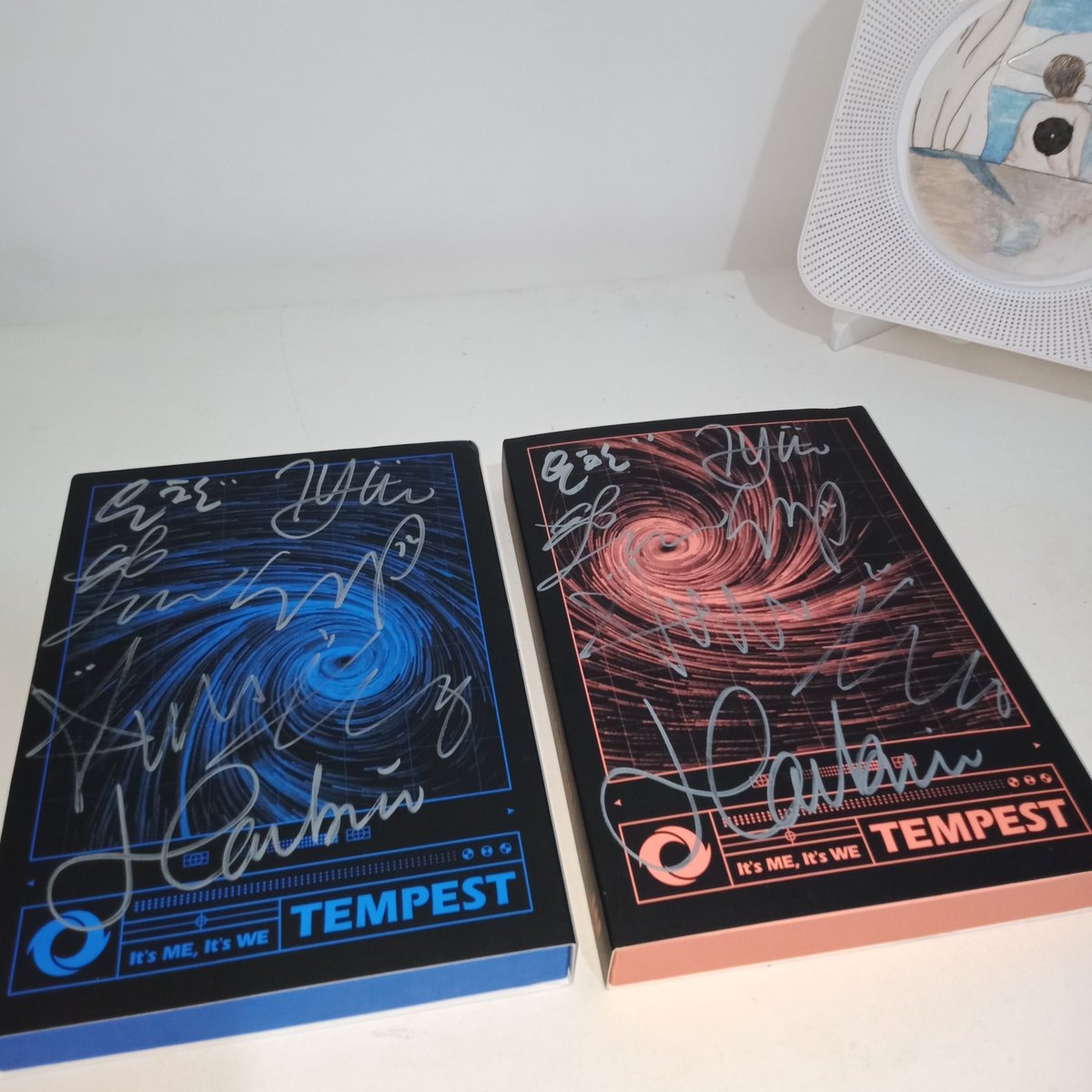 byngacc's tweet photo. π #sailisting
late late feedback but tysm @seoppest i already received my tempest signed albums and the hanbin bandina pob! i love my pulls sm π https://t.co/6AFwnKScQi