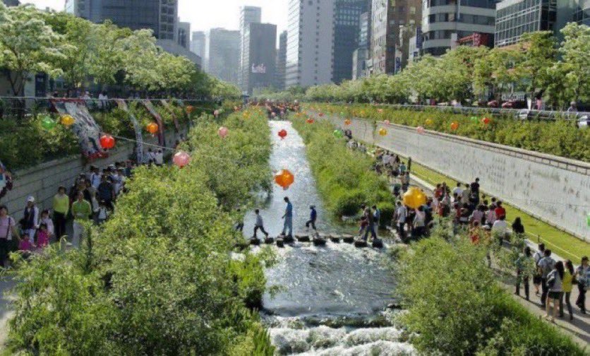 Never forget that when Seoul, Korea removed the Cheonggyecheon expressway in 2003 & replaced it with a restored stream & 1000 acre park in the city’s centre, not only did it transform the city’s public life & economic success, but the traffic got better. The traffic got BETTER.