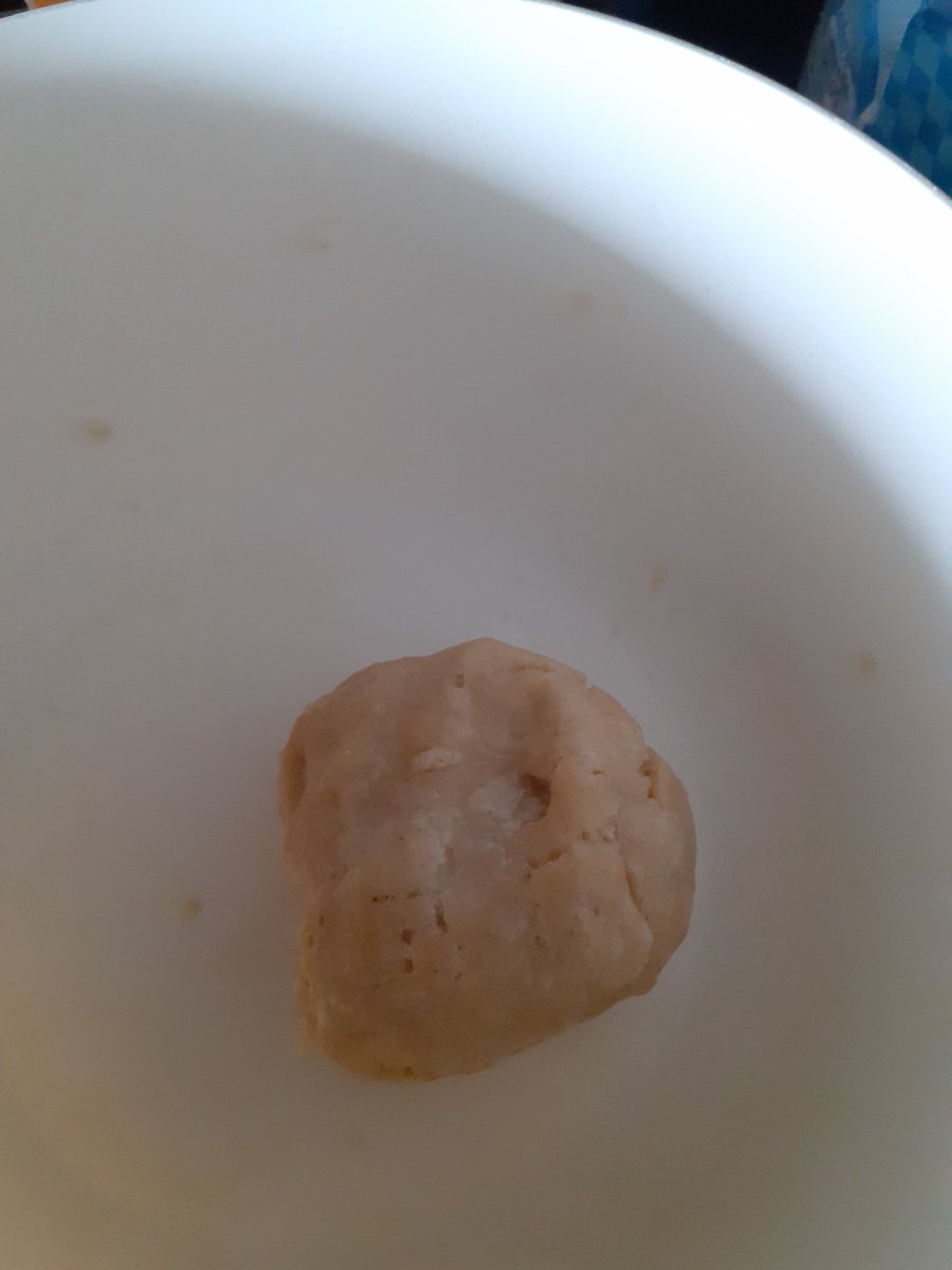 TammaJaOri's tweet photo. @SimplySteffen @Skadijs Geknetet, geplättet und ab in den Kühlschrank #CoCooking https://t.co/bEbNrXagiP