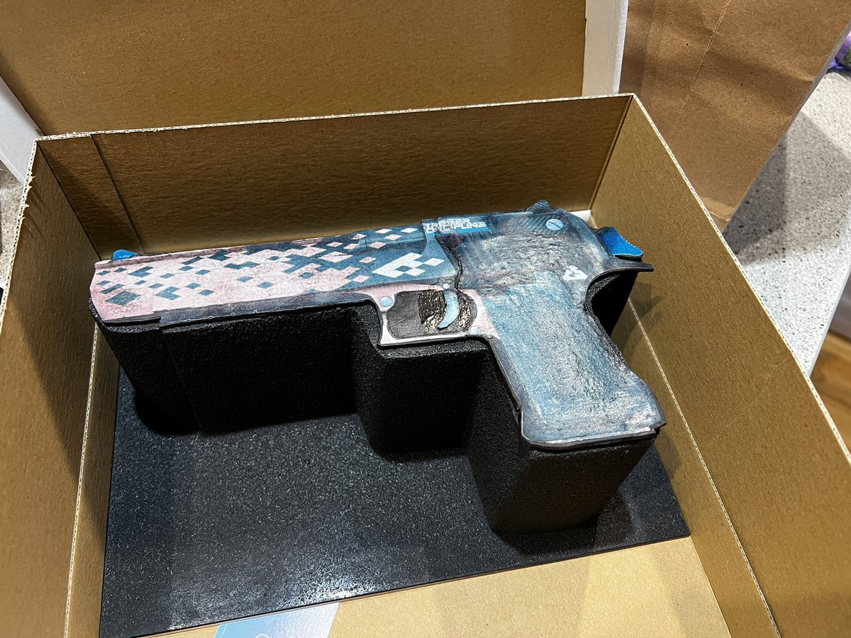 moonfighter's tweet image. This years birthday cake was a huge surprise to me ngl gonna lie! @csgo #csgoskin #triggerdiscipline
