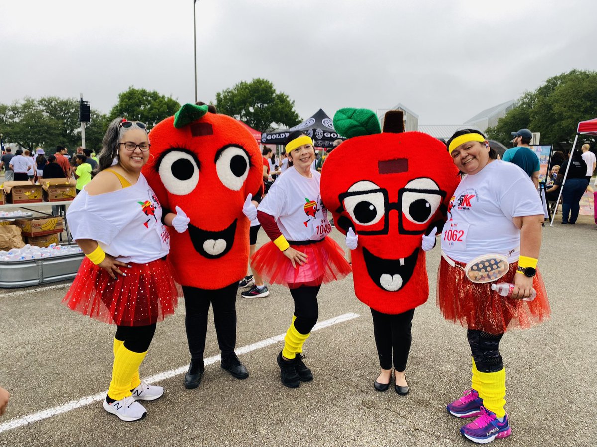 AshleyNino21's tweet photo. Ross Crew @NISDRoss representing @nisdnef #NEF5k this morning! https://t.co/tHAH2JdxPH