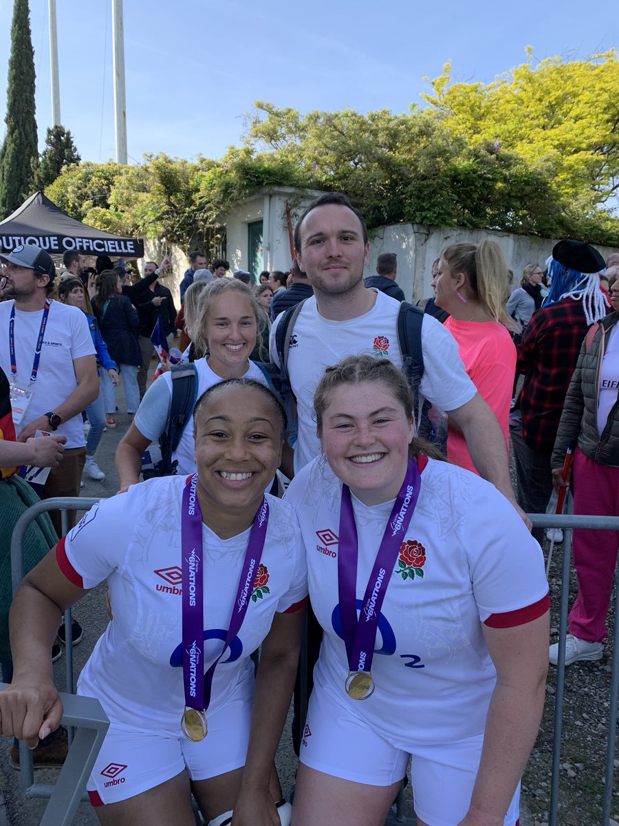 They say you should never meet your heroes #grandslam #FRAvENG @Womens6Nations @MaudMuir @SadiaKabeya