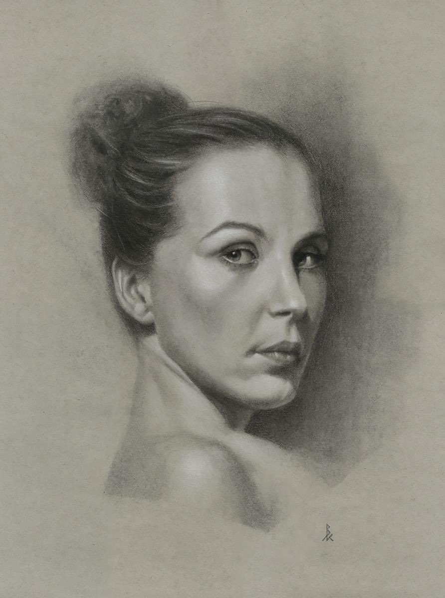 Mami
Charcoal and white pencil.
#art #artist