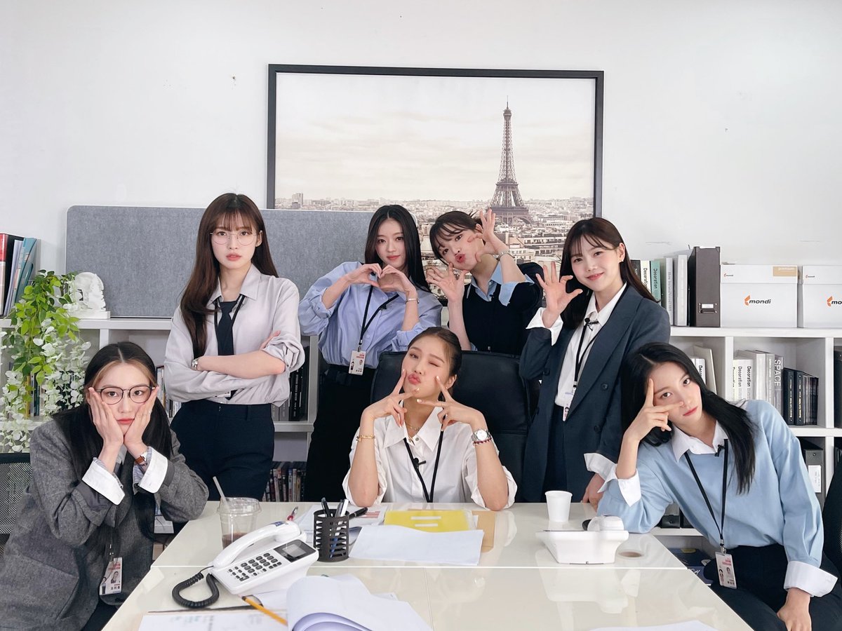 8_OHMYGIRL's tweet photo. 미라클 인터내셔널 7주년 창립 기념일 
by.마케팅팀 오마이걸 💕

#오마이걸 #OHMYGIRL #OMG https://t.co/hiM1M5rtQy